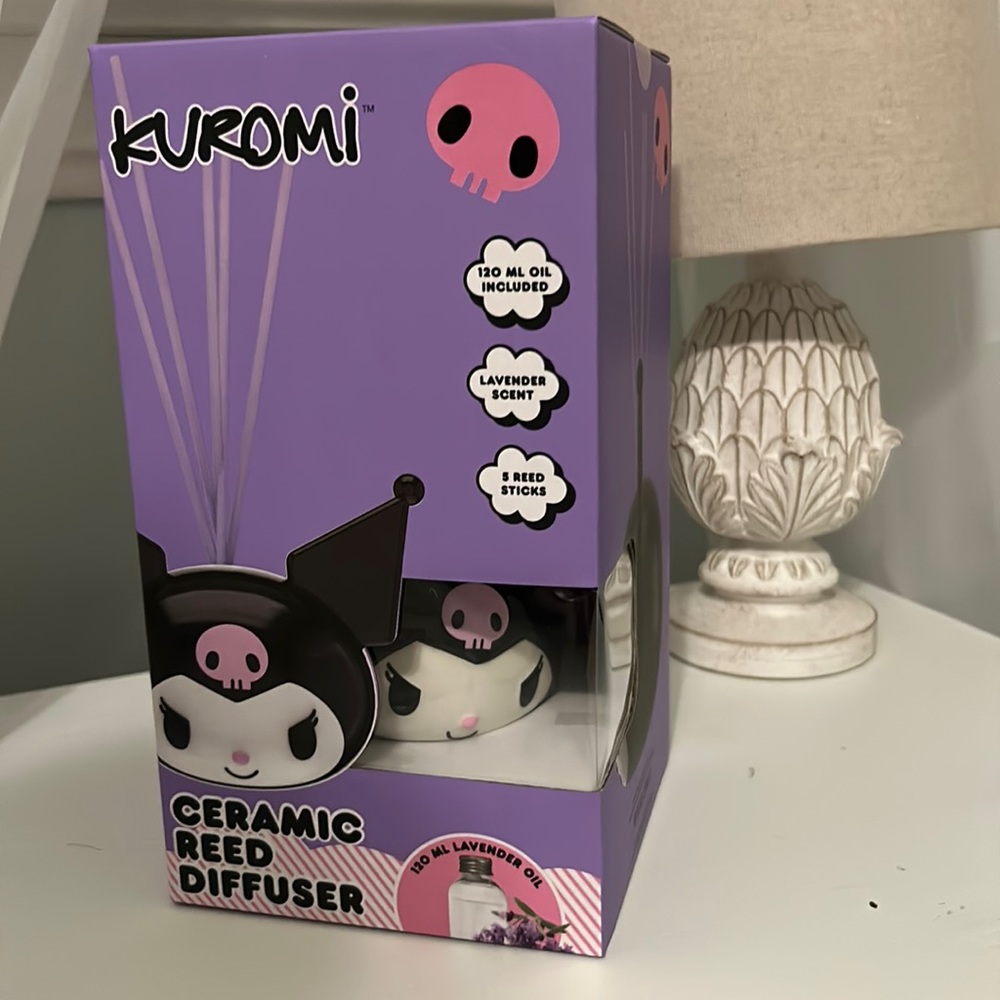NEW Kuromi ceramic reed diffuser💜🖤
